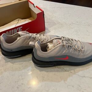 Nike Men's Athletic Sneakers in Light Gray with Red Highlights